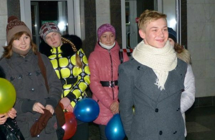 Победителя «Танцюють всі-5» на вокзале встречали поклонники