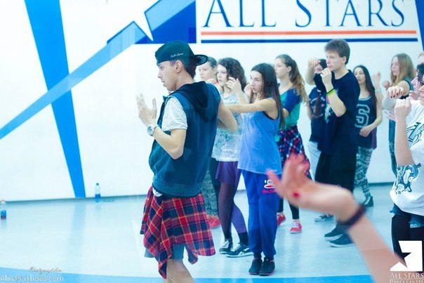 Кастинг педагогов в танцевальный центр "All Stars"